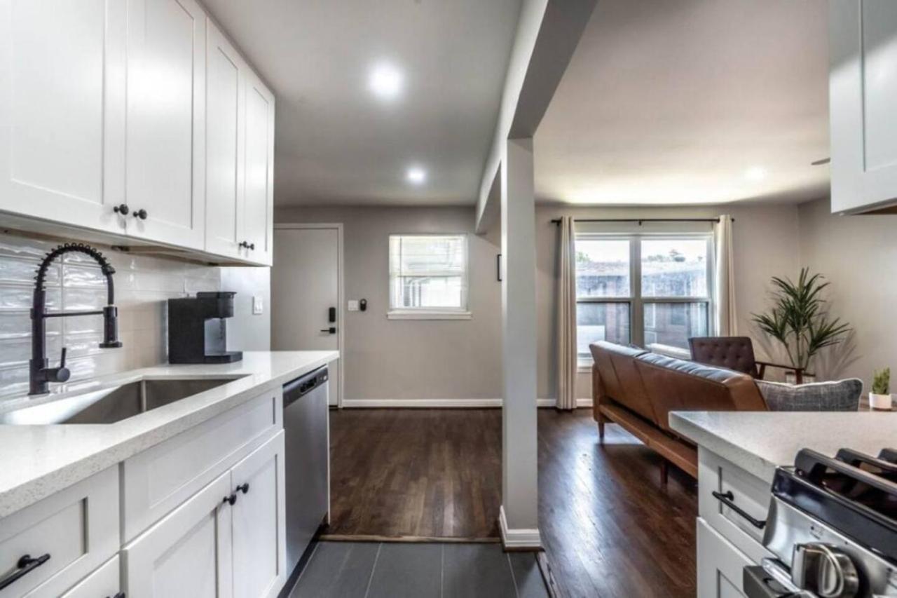 Roomy Urban Apartment Montrose! Free Parking #3 Houston Bagian luar foto